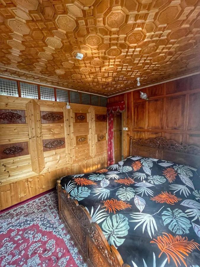 Hotel Lala Rukh Group Of Houseboats Srīnagar Exterior foto